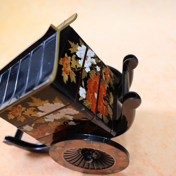 Japanese Carriage Trinket Box Goshoguruma Black Yamanaka Lacquer acrylic - Picture 5 of 9